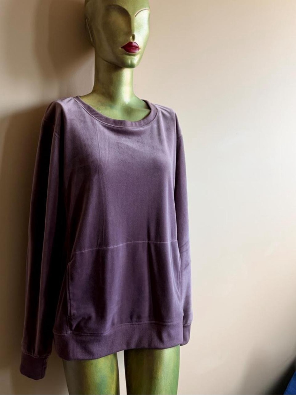 Women’s Amethyst Velour Sweatshirt
